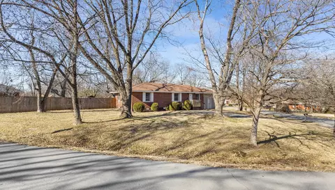 214 Park Ln, Clarksville, TN 37042