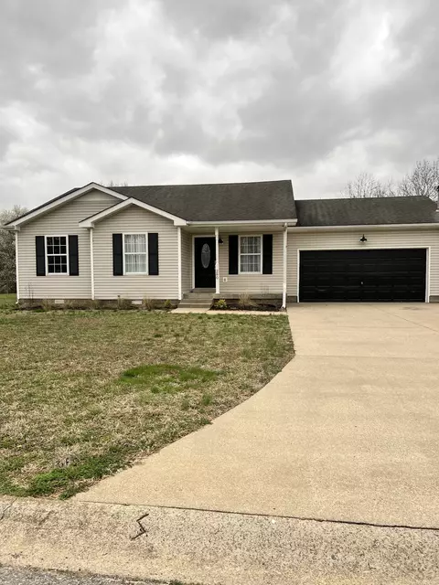 280 Golden Pond Ave, Oak Grove, KY 42262