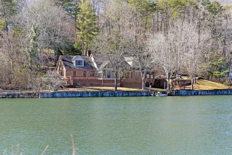 294 Lake Hills Dr, Trenton, GA 30752