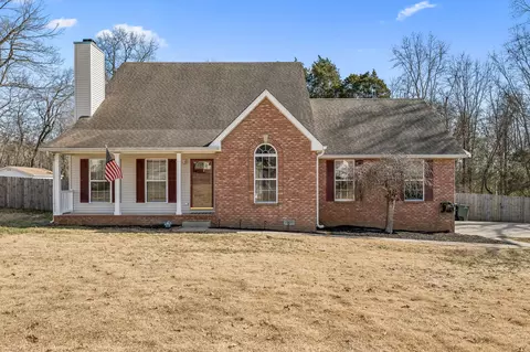420 Christian Dr, White House, TN 37188