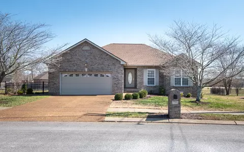 183 Hedgeway Ct, Gallatin, TN 37066