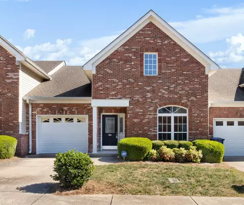 219 Med Park Dr, Clarksville, TN 37043