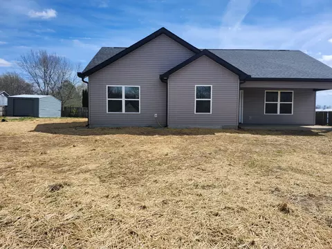 91 W Lincoln Rd, Fayetteville, TN 37334