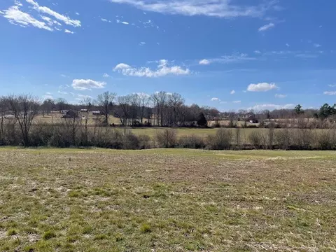 2082 Smith Town Rd, Mcminnville, TN 37110