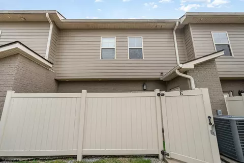 Exterior - 315 E Clark Blvd #E, Murfreesboro, TN 37130 photo 6 of 6