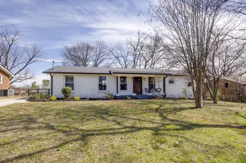 104 Parisian Dr, Hendersonville, TN 37075