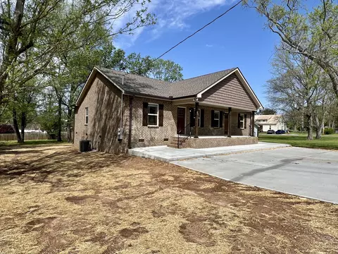 296 S Bratton St, Decherd, TN 37324 photo 2