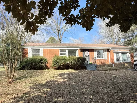 822 Kathy Cir, Gallatin, TN 37066