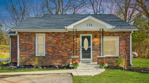136 Sunset Dr, Mount Juliet, TN 37122