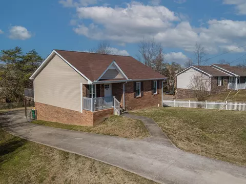 101 Whitehall Dr, Clarksville, TN 37042