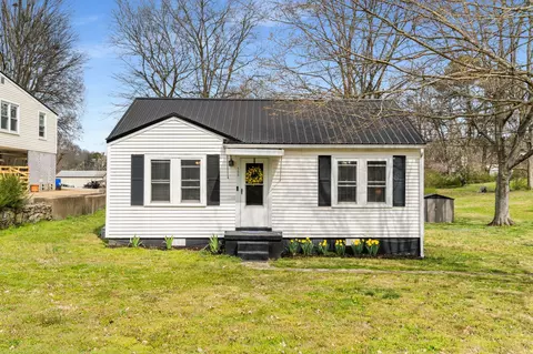 500 Green Acres Dr, Columbia, TN 38401