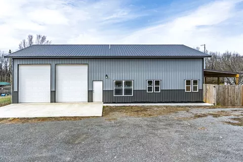 588 Howell Hill Rd, Flintville, TN 37335