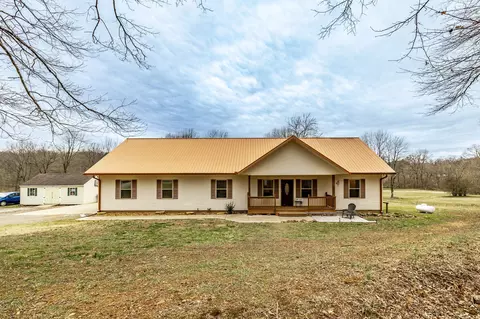 5213 Stacy Springs Rd, Springfield, TN 37172