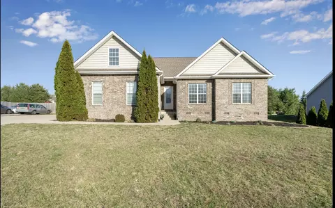 1145 Everwood Dr, Ashland City, TN 37015
