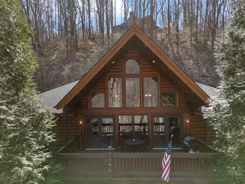 158 Baymont Dr, Lancaster, TN 38569