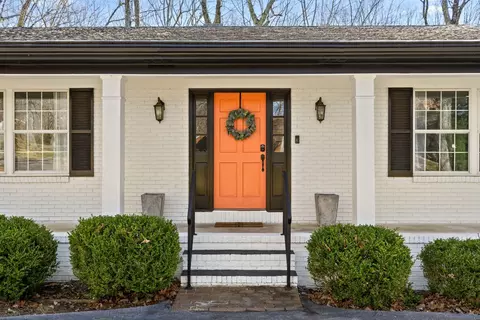 35 Carriage Hl, Signal Mountain, TN 37377