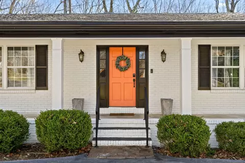 35 Carriage Hl, Signal Mountain, TN 37377