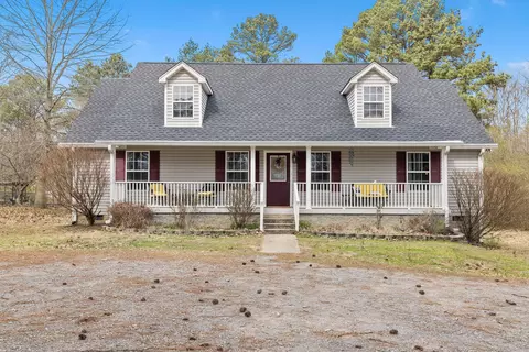 741 Scoutview Rd, Ashland City, TN 37015