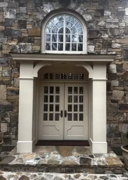 1 Woodhill Dr, Lookout Mountain, TN 37350