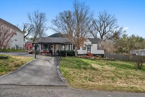 519 Southern Turf Dr, Nashville, TN 37211