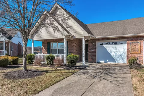 1309 Crofton Park Dr, Columbia, TN 38401