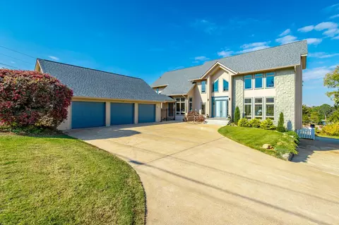 1211 Panorama Dr, Chattanooga, TN 37421