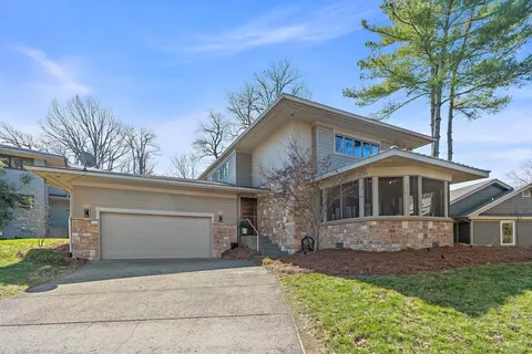 580 Harpeth Trace Dr, Nashville, TN 37221
