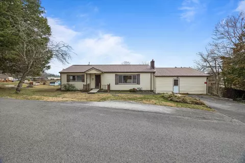 226 Central Ave, Harriman, TN 37748