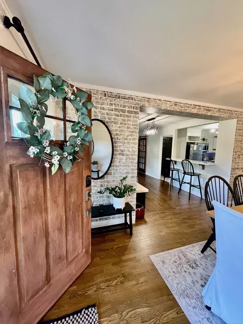 Entry Way - 505 2nd Ave S, Loretto, TN 38469 photo 1 of 4