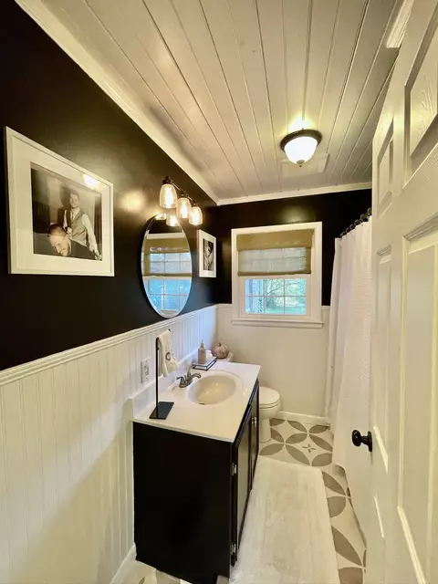 Bath - 505 2nd Ave S, Loretto, TN 38469 photo 1 of 5