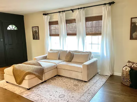 Living - 505 2nd Ave S, Loretto, TN 38469 photo 2 of 4