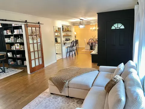 Living - 505 2nd Ave S, Loretto, TN 38469 photo 4 of 4