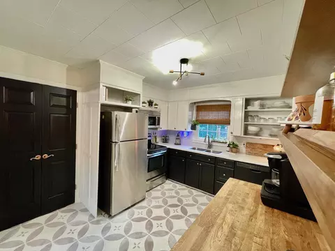 Kitchen - 505 2nd Ave S, Loretto, TN 38469 photo 2 of 4