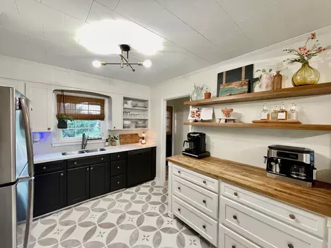 Kitchen - 505 2nd Ave S, Loretto, TN 38469 photo 3 of 4