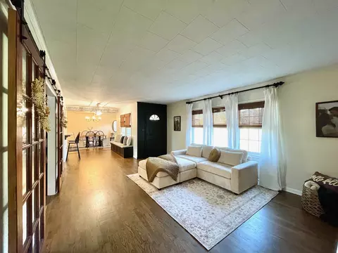 Living - 505 2nd Ave S, Loretto, TN 38469 photo 1 of 4