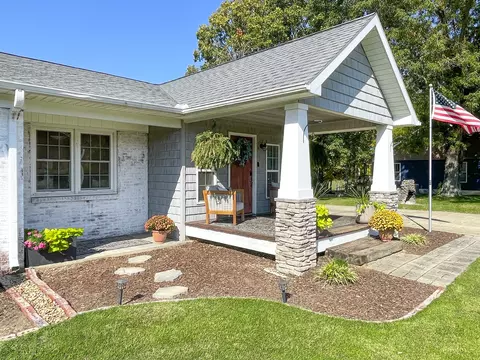 Exterior - 505 2nd Ave S, Loretto, TN 38469 photo 3 of 16