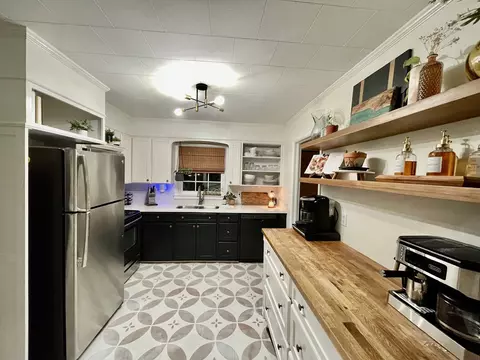 Kitchen - 505 2nd Ave S, Loretto, TN 38469 photo 1 of 4