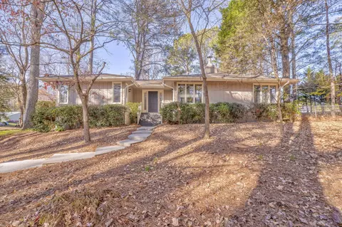 2622 E Lake Park Dr, Rocky Face, GA 30740