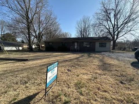 507 Millbrooke Dr, Hopkinsville, KY 42240