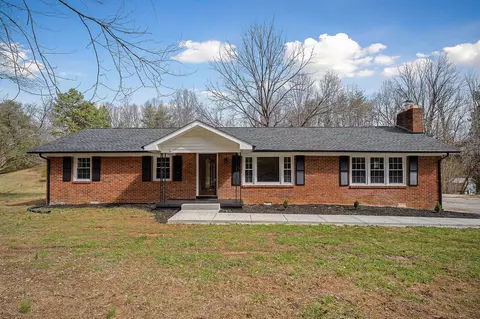 2262 Quinland Lake Rd, Cookeville, TN 38506