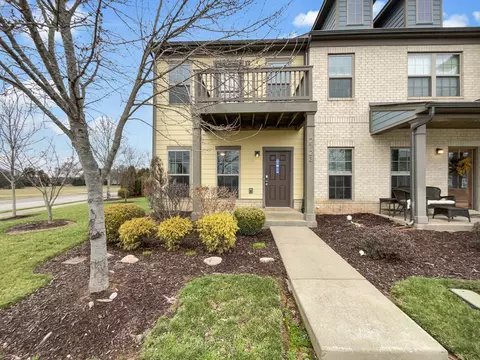 2723 Sterlingshire Dr, Murfreesboro, TN 37128