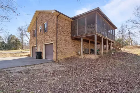 Exterior - 1060 Twin Pine Rd, Dickson, TN 37055 photo 5 of 19