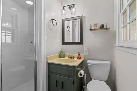 Bath - 1060 Twin Pine Rd, Dickson, TN 37055 photo 3 of 3