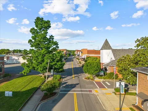 View/Area - 1060 Twin Pine Rd, Dickson, TN 37055 photo 6 of 8