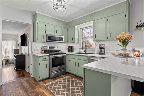 Kitchen - 1060 Twin Pine Rd, Dickson, TN 37055 photo 2 of 4