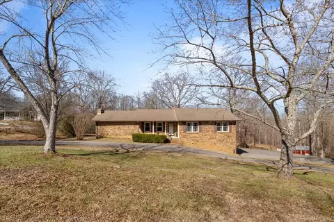 Exterior - 1060 Twin Pine Rd, Dickson, TN 37055 photo 2 of 19