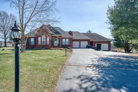 192 Landmark Cir, Sparta, TN 38583