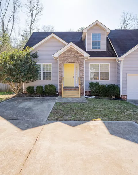 1686 Short Leaf Ln, Soddy Daisy, TN 37379