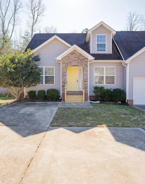 1686 Short Leaf Ln, Soddy Daisy, TN 37379