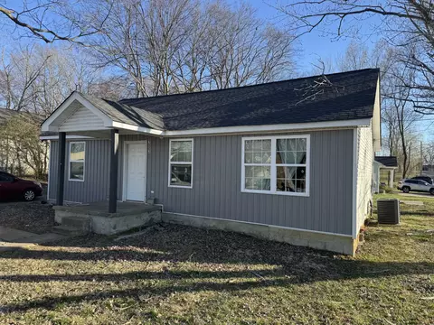 303 18th Ave E, Springfield, TN 37172